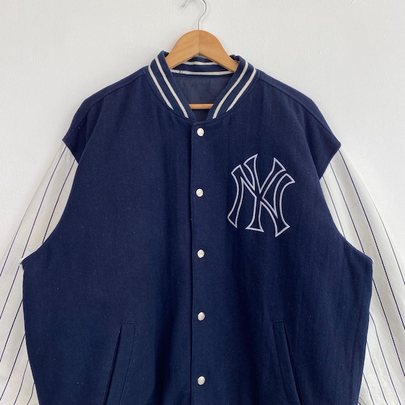Yankees ネイビー刺繍ロゴジャンパー Yankees ネイビー刺繍ロゴジャンパー