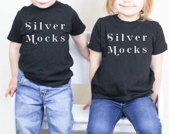 Geschwister Mockup, Kind Modell Mockup, Bruder Schwester Mockup, schwarzes Hemd, Kleinkind Mockup, Kaninchen Haut 3321, Kleinkind Shirt Mockup, Geschwister Shirts