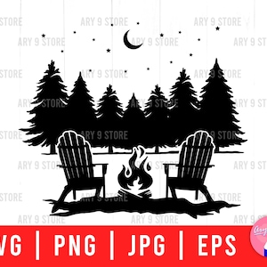 Notte in campeggio nella foresta con sedie Adirondack Svg Png Eps Jpg Files / File di falò con sedie per maglietta fai da te, cartello in legno, secchio da campeggio