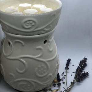 Cream Color Textured Electric Fragrance Warmer for Wax Tarts