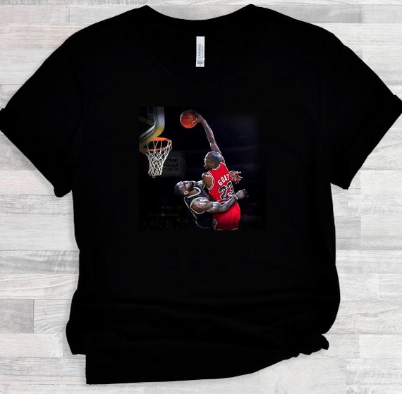Basketball - Chicago Jordan G.O.A.T. Dunk T-Shirt Basketball - Chicago Jordan G.O.A.T. Dunk T-Shirt