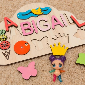 Fait à la main Busy board jouets écologiques pour fille Busy board bébé idée cadeau nom personnalisé puzzle jouet