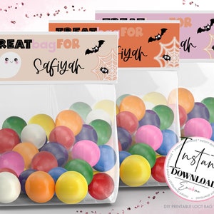 Op de afbeelding: Printbare Halloween-snoepzakjes-toppers met een spook-, spinnenweb- en vleermuisontwerp. De toppers zeggen "Treat bag for" en hebben een ruimte om een naam te schrijven. De tekst "Direct downloaden" is zichtbaar in de rechterbenedenhoek.