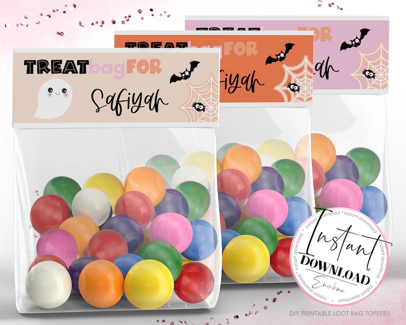 Op de afbeelding: Printbare Halloween-snoepzakjes-toppers met een spook-, spinnenweb- en vleermuisontwerp. De toppers zeggen "Treat bag for" en hebben een ruimte om een naam te schrijven. De tekst "Direct downloaden" is zichtbaar in de rechterbenedenhoek.