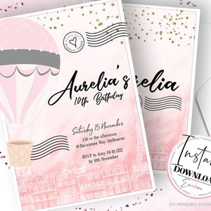 K&ouml;nnte beinhalten: Rosa und wei&szlig;e Geburtstagseinladung mit Hei&szlig;luftballon, Eiffelturm und Pariser Geb&auml;uden. Die Einladung enth&auml;lt den Namen "Aurelia", das Alter "10th Birthday" und Veranstaltungsdetails. Goldglitzer akzentuiert die Oberseite.