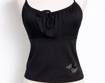 Top gótico coqueto negro estilo Y2K con pedrería y mariposa, talla L