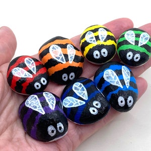 7 Rainbow Bee Stones Rocks for the Garden - Garden Decor and Indoor Decor - Acrylic Rocks - Fairy Garden Ideas - Decorate your Garden