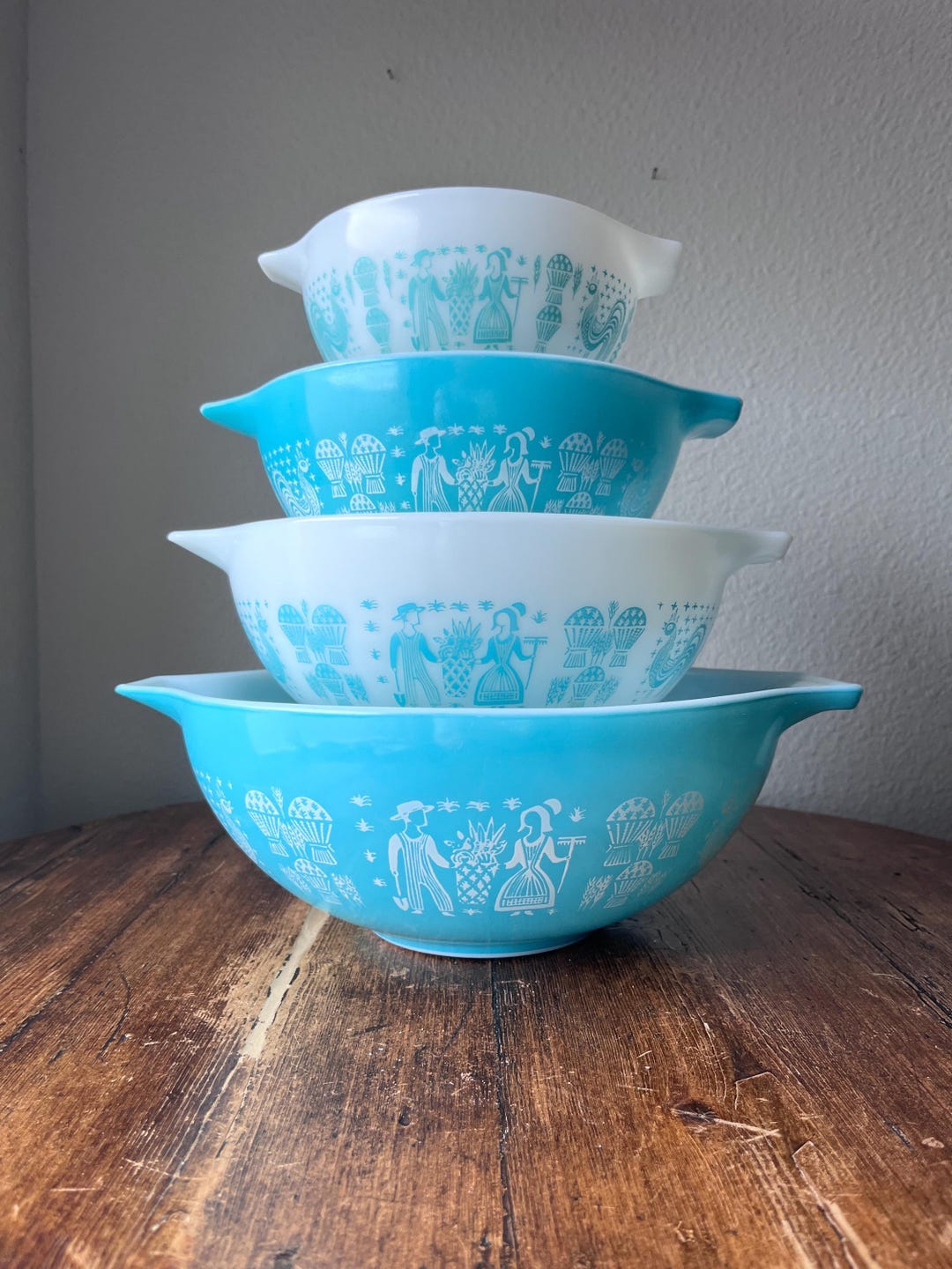 Vintage Pyrex Cinderella in Turquoise and White Amish Butterprint ...