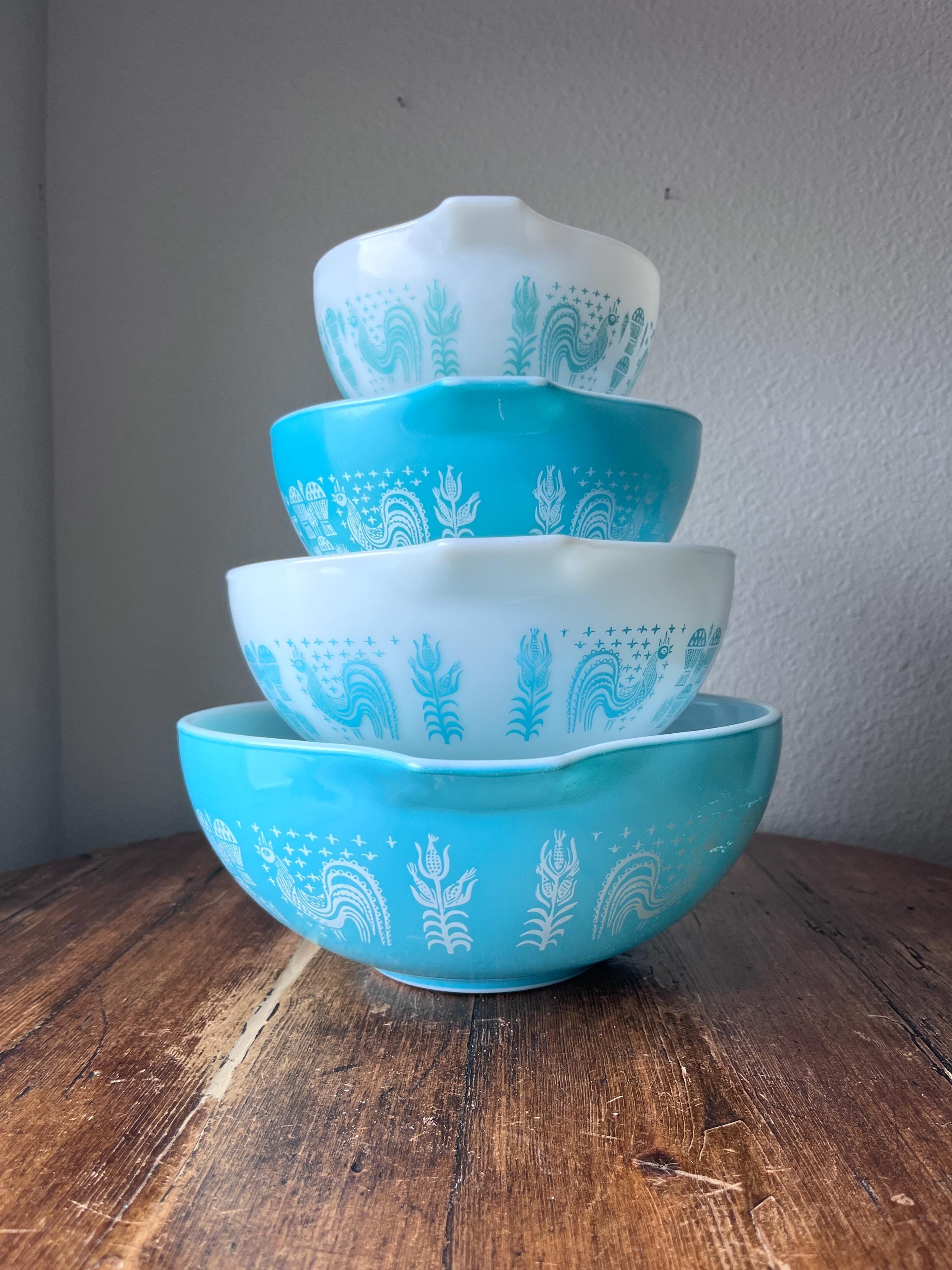 Vintage Pyrex Cinderella in Turquoise and White Amish Butterprint ...