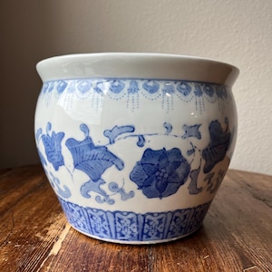 Vintage Chinoiserie Blue and White Porcelain Jardiniere Cachepot Fishbowl Planter 6.5&quot; height