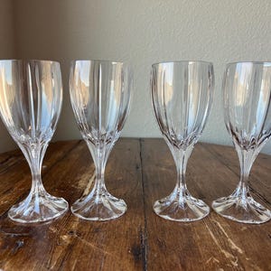 Set of 4 - Mikasa Berkeley Pattern Crystal Wine Glasses