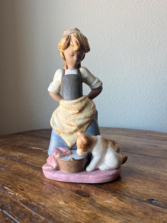 リヤドロ グレス 2096 台所女中と犬の置物 磁器彫刻 スペイン製 - Etsy