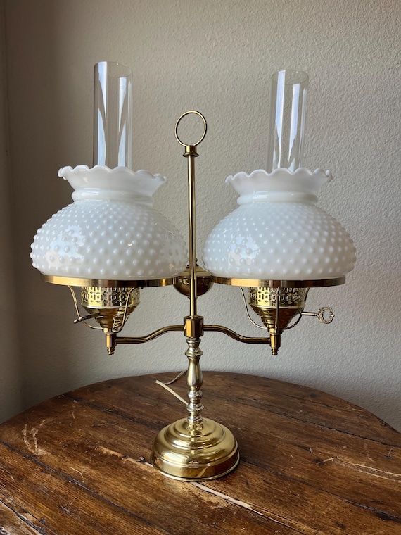 すぐ使えます　antique milk glass lamp アンティーク Vintage Hobnail Milk Glass Table Lamp | Mid Century Boudoir
