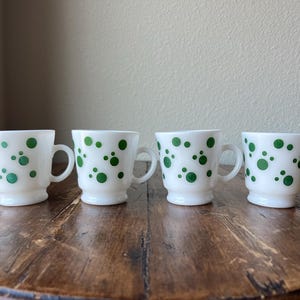 Set of 4 - 1950&#39;s Hazel Atlas Green Polka Dot Pattern Milk Glass Mugs/Cups