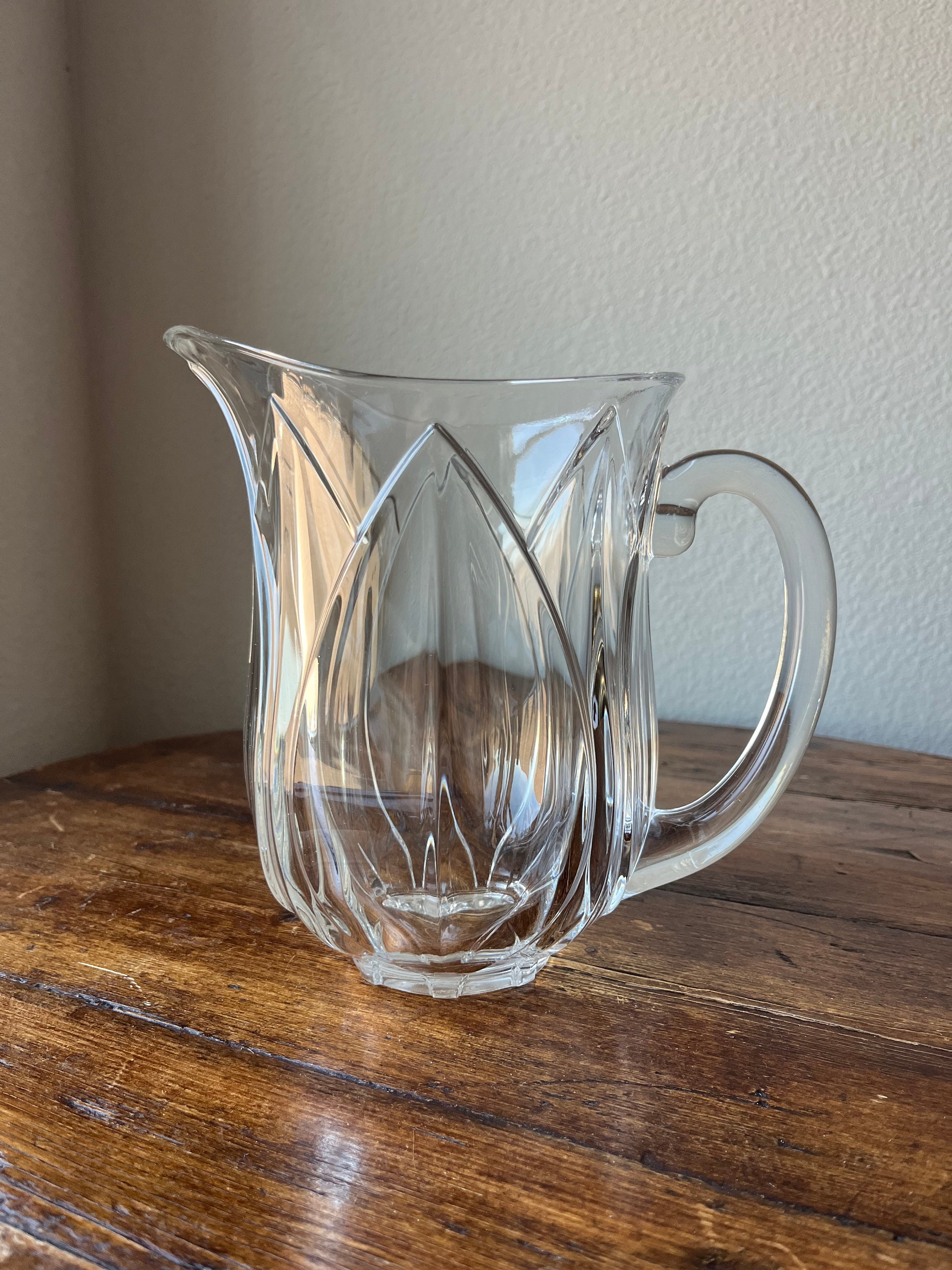 Cristal D’Arques-Durand Pompano Tulip 50 oz Crystal Pitcher