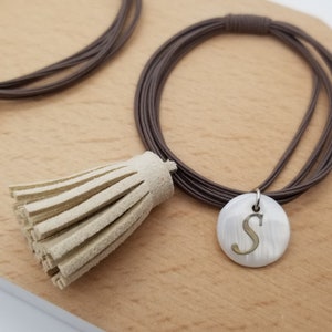 10 cores: Faixa de cabelo de borla personalizada com iniciais de concha, feita à mão com muitas opções. Estilo único projetado para você!