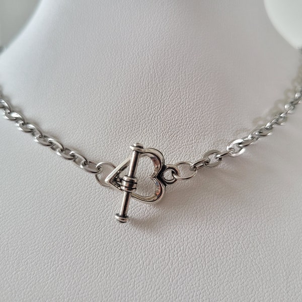 Toggle Clasp Silver Necklace for Women, Heart Shaped Pendant, Stainless Steel Cable Chain, Front Clasp, Toggle Choker, Thick, Minimalist.