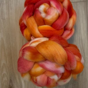 Bonfire Kiss - Hand-Dyed Merino Wool Roving - 4oz Spinning / Felting Fiber