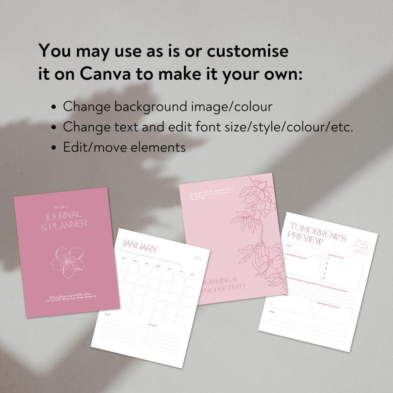 Op de afbeelding: Een roze printbare journal- en plannertemplate met een bloemenontwerp. De template bevat een voorpagina, een maandelijkse kalender, een dagelijkse planner en een pagina voor de preview van morgen. De tekst op de voorpagina luidt "Journal & Planner".