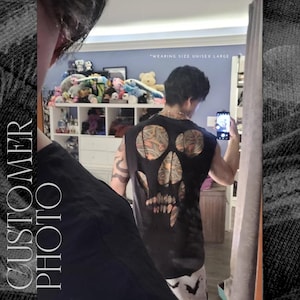 Camiseta sin mangas unisex con estampado de calavera imagen 7