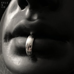 Silber DICKER Faux Lip Ring / 925 Sterling / kein Piercing / nicht durchbohrt / FAKE Lippe Piercing / CUFF breites Band (verstellbar) Made to order!