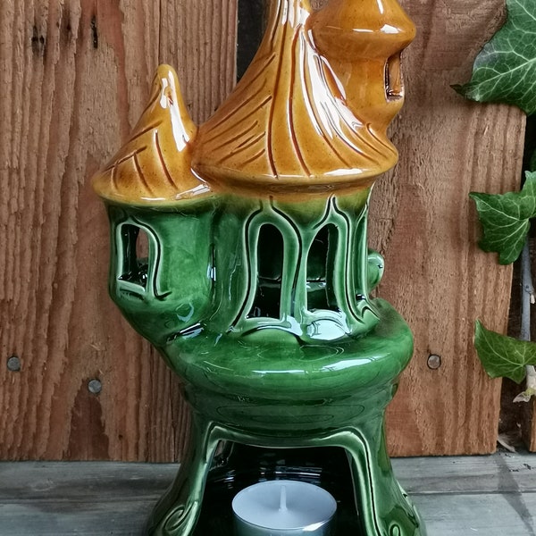 Aroma candle in form of a castle