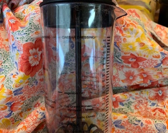 pampered chef salad dressing mixer