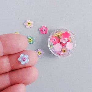 Tiny Smiley Face Flowers | Assorted Colors
