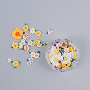 Clay Retro Flower Pieces | Various Colors