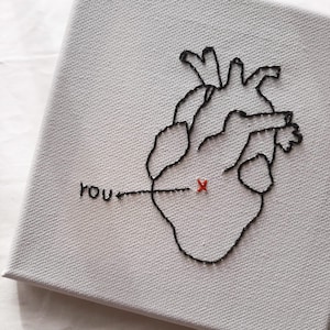 100% hand-embroidered minimal anatomical heart canvas | gift idea | Saint Valentine