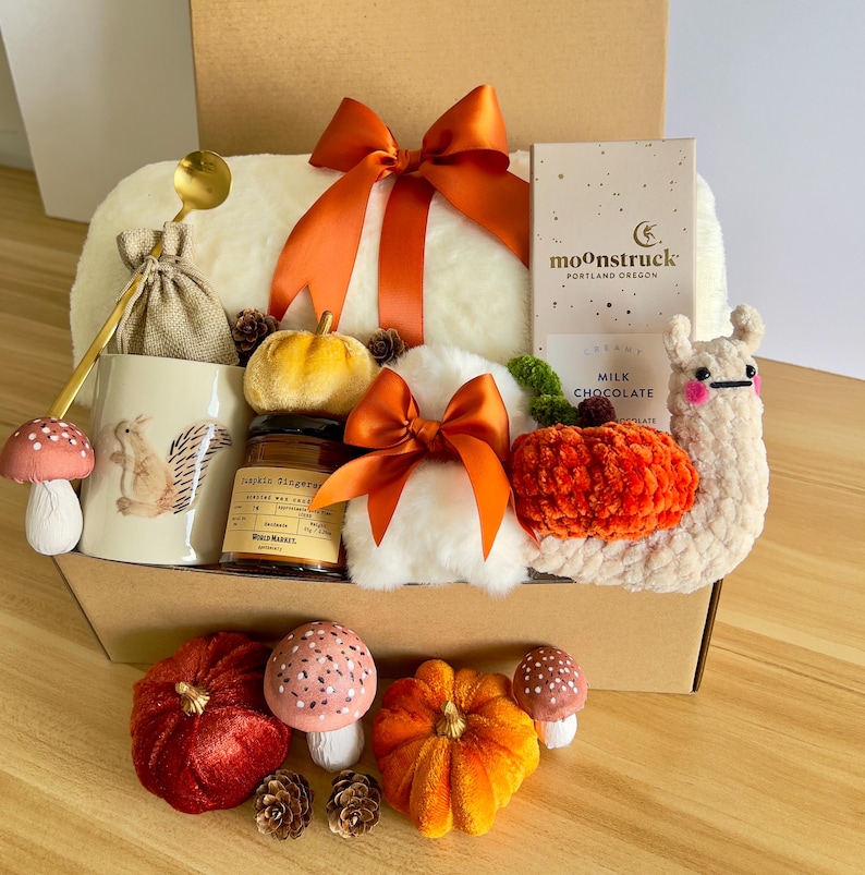 Halloween Gifts, Fall Gift box, Gifts for her, Boo box, Gifts for