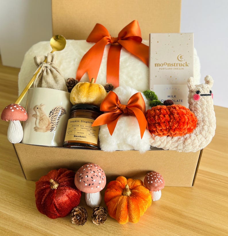 Halloween Gifts, Fall Gift box, Gifts for her, Boo box, Gifts for