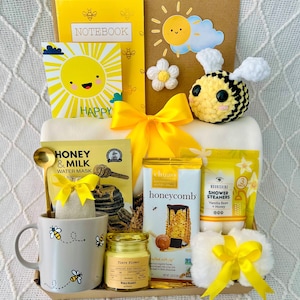 Mother’s Day Gift, Sending A Hug Gift Box, Sunshine Care Package, Thinking of you, Sympathy Gifts, Birthday Gift, Gift for Women, New Mom