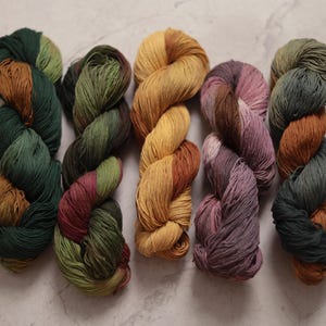 Natural Plant Dyed Sashiko Thread | Embroidery Floss - Variegated Hand-Dyed Cotton Thread | 1mm Thick QT15-19