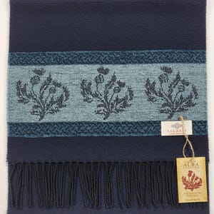 Calzeat Made in Scotland Jacquard Woven Celtic Alba Navy Distel Sjaal/Tafelloper