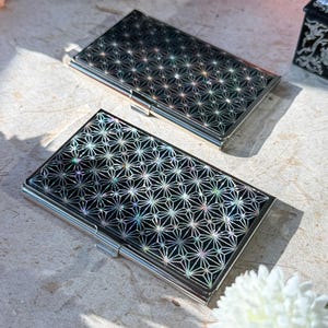 マザーオブパール名刺入れ 菊柄デザイン IDネームカードケース