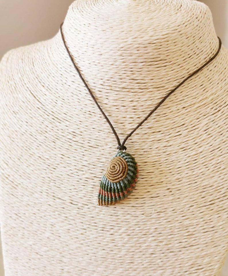 snail shell Nautilus inspired pendant ammonite fossil Macrame Shell necklace