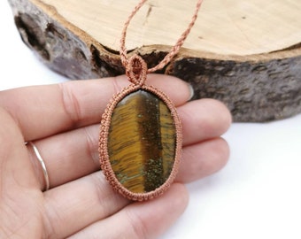 Tiger Eye Macrame Necklace, Gemstone Crystal pendant, unisex jewellery