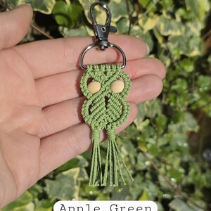 macrame keychain, owl keyring, animal keychain, boho bag charm, handmade keyring, custom name tag, bag charm, gift for her, cute keychain, yarn keychain, aesthetic charm, small gift idea, boho accessory