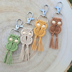 macrame keychain, owl keyring, animal keychain, boho bag charm, handmade keyring, custom name tag, bag charm, gift for her, cute keychain, yarn keychain, aesthetic charm, small gift idea, boho accessory
