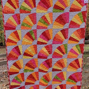 Handmade Quilt Throw, Traditional Patchwork Quilt, Grandma&#39;s Fan Pattern, Handmade Blanket, Gift, Happy Colorful Quilt, Warm Cozy Quilt