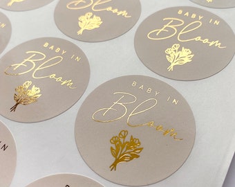 Sticker baby shower party BABY IN BLOOM pour cadeaux ou décoration