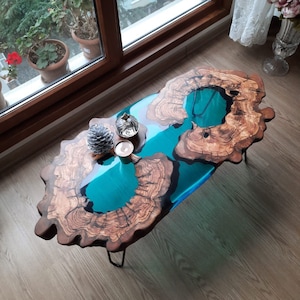 Epoxy Couchtisch, benutzerdefinierte Live Edge Blue Resin River Olivenholzplatte, Holz-Beistelltisch, Beistelltisch, Weihnachtsgeschenk