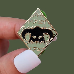 Tamriel, Skyrim, Dragonborn, Bethesda Fantasy Pin / Fan Art Lapel Pin