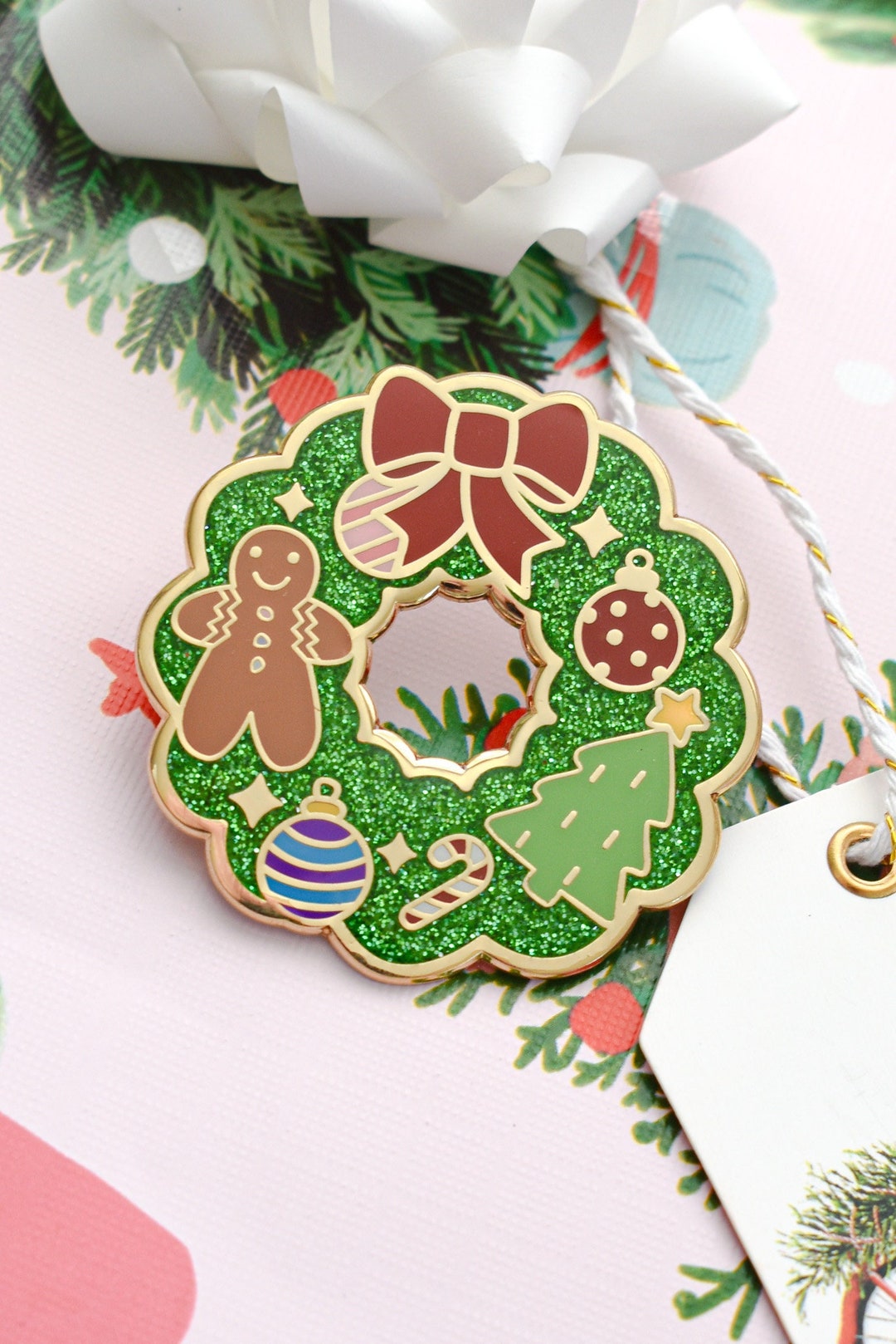 Green Christmas Wreath Enamel Pin | Festive Xmas Lapel Pin - Etsy