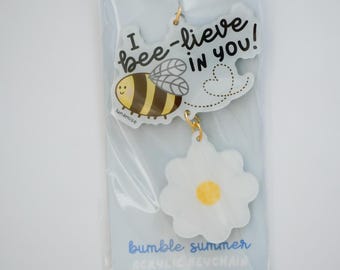 Bijlieve acryl sleutelhanger | Cottagecore, hommel, honingbij, bloemensleutelhanger