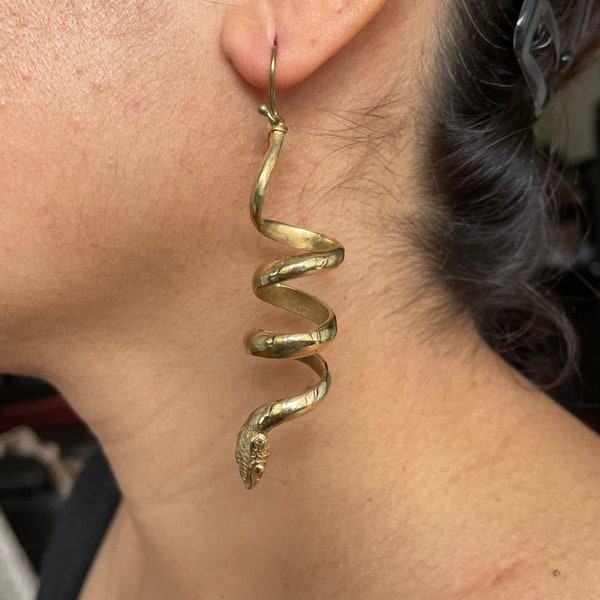 Boucle d'oreilles doré Serpent Boa constrictor- Boucle d'oreilles ethnique en laiton - Boa constrictor Snake Earrings