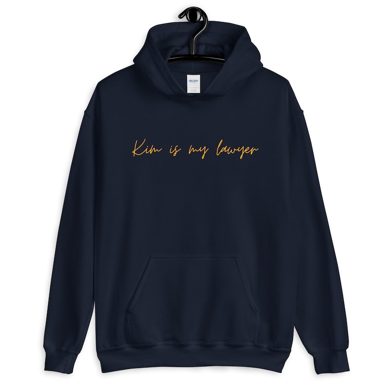 ¿Es mi abogado? Sudadera con capucha con letras amarillas, nuevo regalo de abogado, regalo de abogado personalizado, sudadera con capucha de abogado personalizada, sudadera con capucha de moda Navy