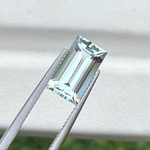 AAA Quality  Natural Aquamarine , 9.7x5.4MM. Aquamarine baguette , March Birthstone,1.40Carat, Aquamarine for Jewellery.