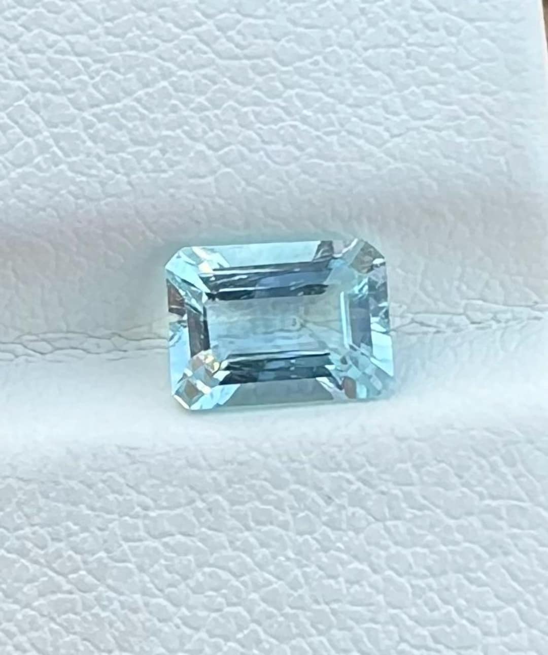 遺品整理　アンティーク　ヴィンテージ　エメラルド　アクアマリン エメラルドカットアクアマリン宝石：3月の誕生石、0.80カラット（6.85